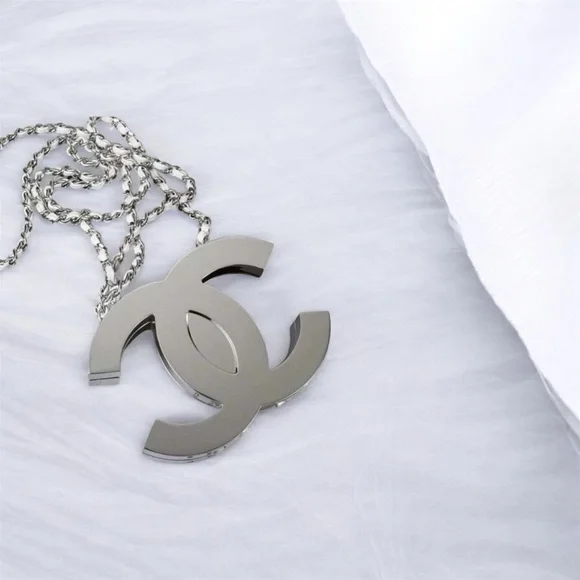 Metallic Silver Logo Crossbody - Picture 4 of 6